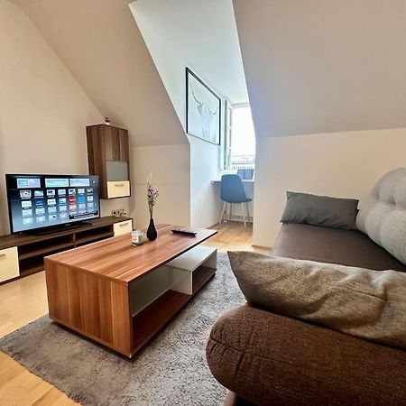 Panorama Schlossberg & Jacuzzi 格拉茨 外观 照片